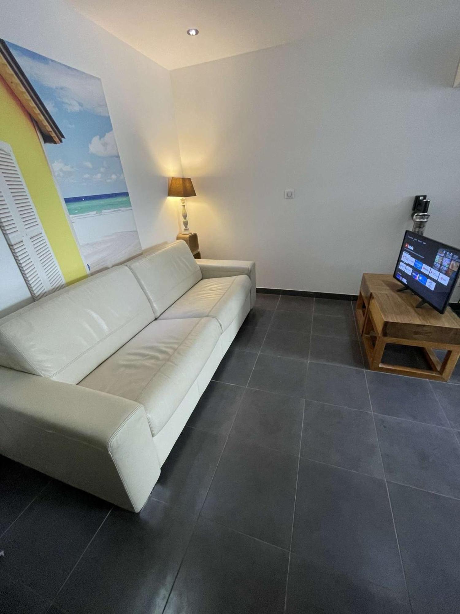 Appartement Neuf, 2 Chambres, Terrasse Plein Sud A Sainte-Maxime Exterior photo